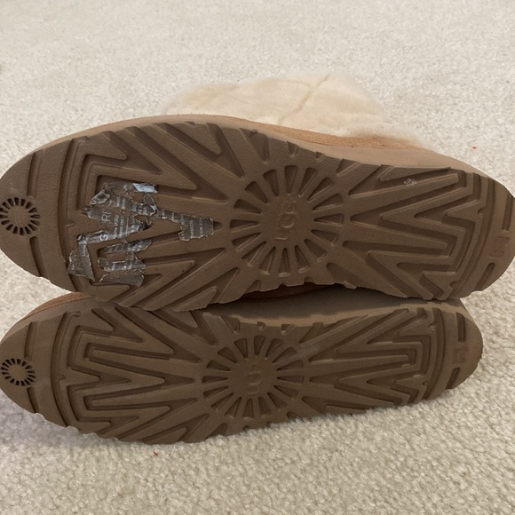 Ugg boots - Picture 3 of 4